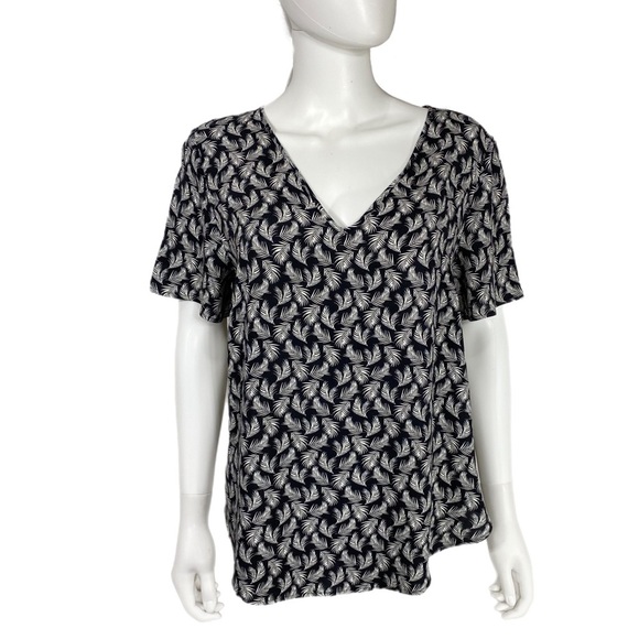 H&M Tiny Feather Print Short Sleeve Viscose Blouse - Picture 1 of 7